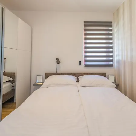 Villa Family And Friends Private Heated Pool With Jacuzzi Zadar