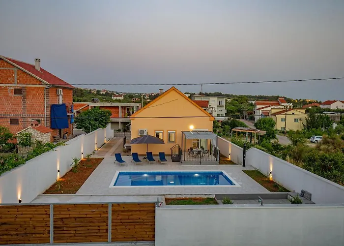 Villa Family And Friends Private Heated Pool With Jacuzzi *