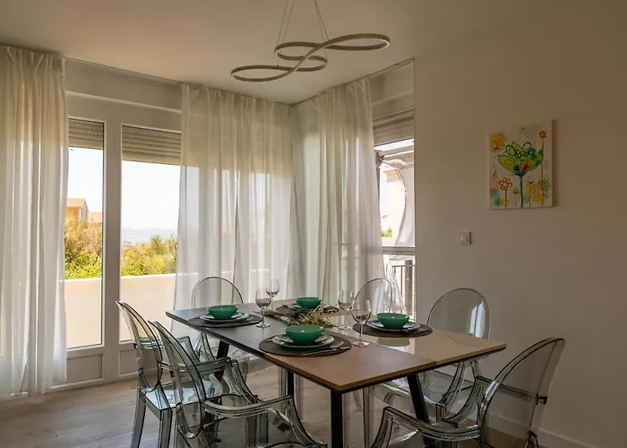Family And Friends Private Heated Pool With Jacuzzi Zadar