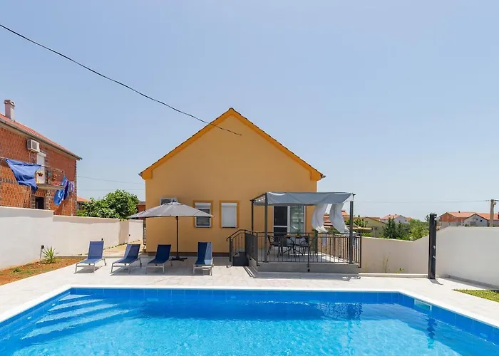 Family And Friends Private Heated Pool With Jacuzzi Villa *