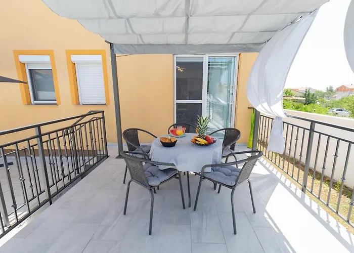 Villa Family And Friends Private Heated Pool With Jacuzzi Zadar
