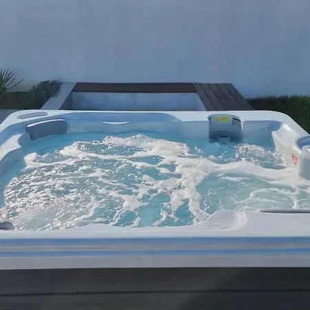 Family And Friends Private Heated Pool With Jacuzzi 자다르