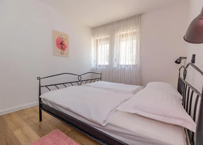 Family And Friends Private Heated Pool With Jacuzzi زادار