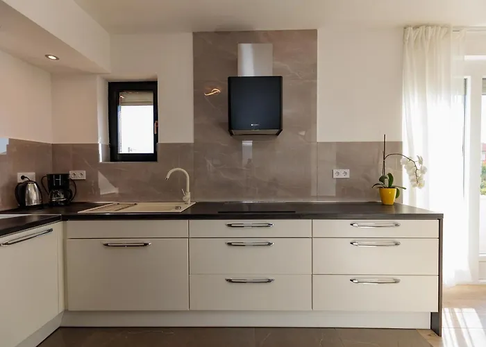 Family And Friends Private Heated Pool With Jacuzzi فيلة زادار