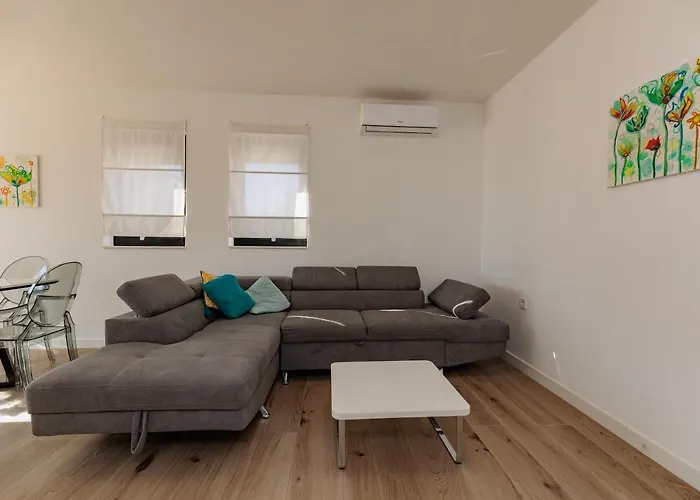 Family And Friends Private Heated Pool With Jacuzzi